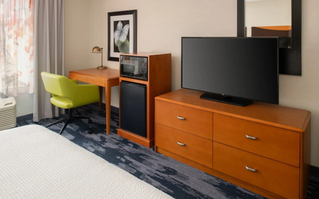 photo 2 of Fairfield Inn & Suites by Marriott Portland Airport