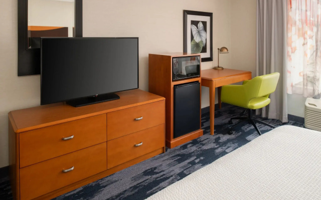 photo 4 of Fairfield Inn & Suites by Marriott Portland Airport