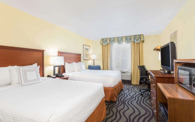 photo 4 of Baymont by Wyndham Savannah Midtown
