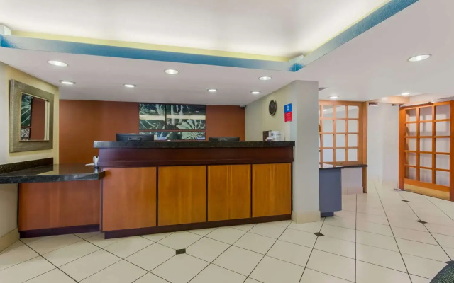 photo 2 of SureStay Plus Hotel by Best Western Scottsdale North (ex.Fairfield Inn by Marriott Scottsdale North)