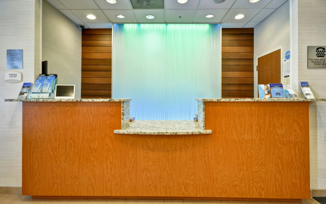 photo 2 of Fairfield Inn & Suites by Marriott Atlanta Vinings/Galleria