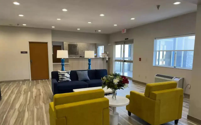 photo 2 of Comfort Inn Davenport East - Bettendorf