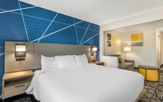 photo 5 of Comfort Inn Davenport East - Bettendorf