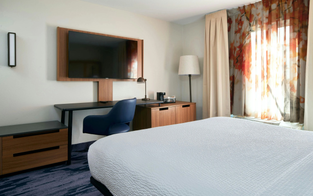 photo 4 of Fairfield Inn and Suites by Marriott San Bernardino