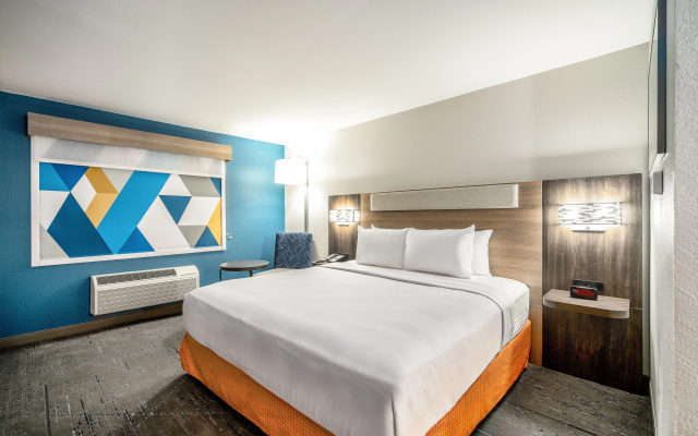 photo 4 of Holiday Inn Express & Suites Phoenix - Mesa West by IHG