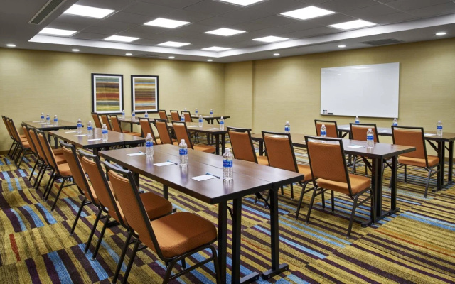 photo 2 of Fairfield Inn & Suites by Marriott Alexandria