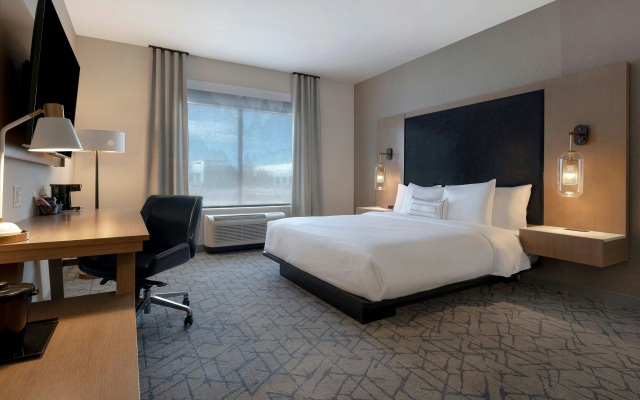 photo 4 of Fairfield Inn & Suites by Marriott Denver Airport at Gateway Park
