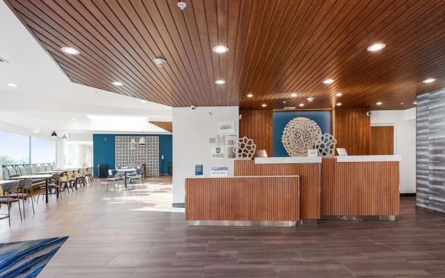 photo 2 of Fairfield Inn And Suites San Francisco Pacifica