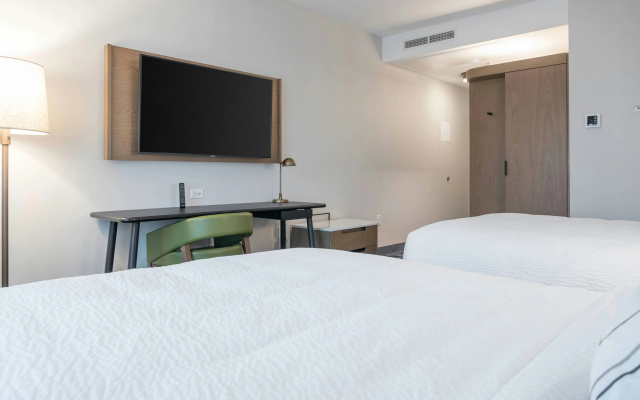 photo 5 of Fairfield Inn & Suites by Marriott San Jose North/Silicon Valley