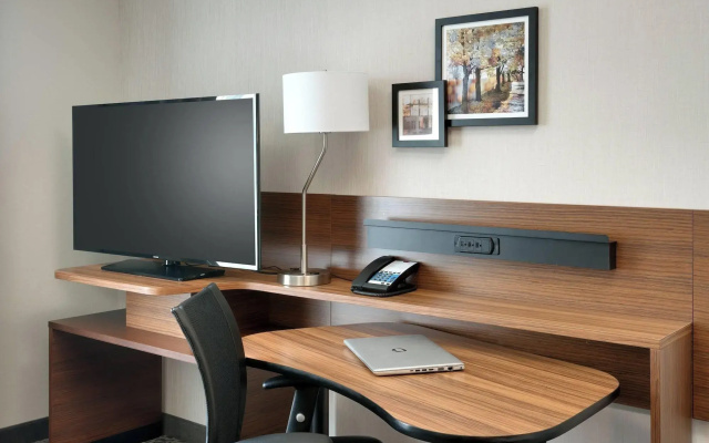 photo 5 of Fairfield Inn & Suites by Marriott Springfield North