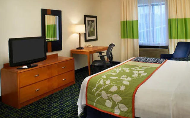 photo 3 of Fairfield Inn And Suites Indianapolis East