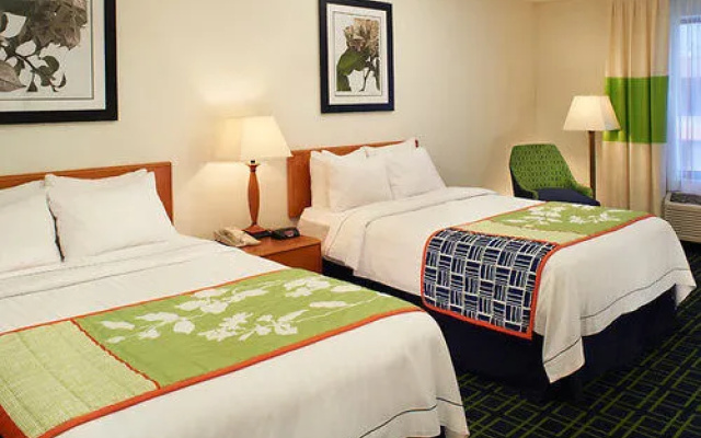 photo 4 of Fairfield Inn And Suites Indianapolis East