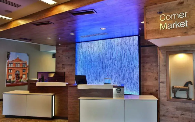 photo 2 of Fairfield Inn & Suites Savannah Midtown
