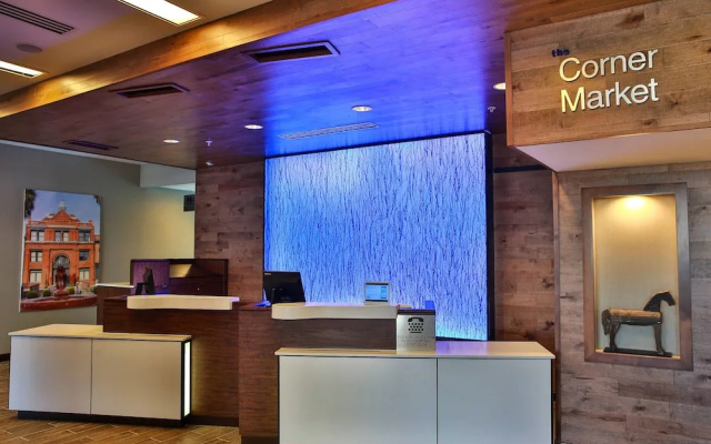 photo 3 of Fairfield Inn & Suites by Marriott Savannah Midtown
