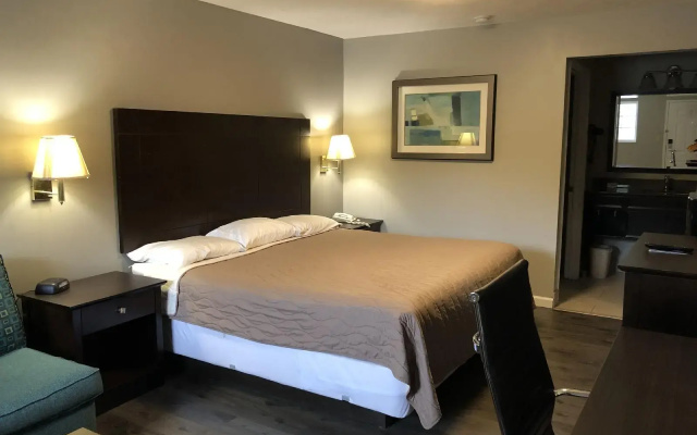 photo 3 of Deerfield Inn & Suites