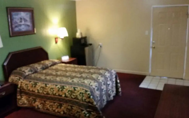 photo 5 of Fairway Inn
