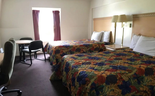 photo 5 of Fairway Inn