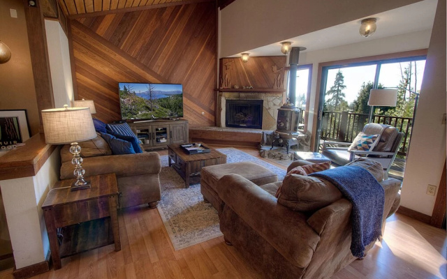 photo 3 of Fairway Lodge by Lake Tahoe Accommodations