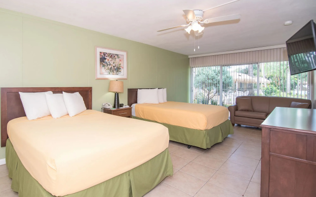 photo 2 of Fairways Inn of Naples