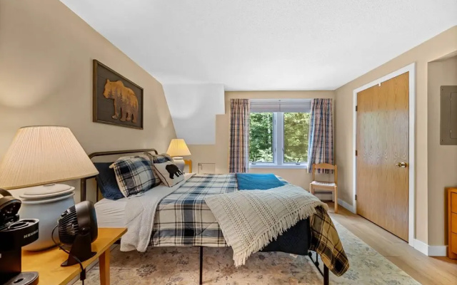 photo 3 of Fall Line Small Studio - Perfect For Two - On Shuttle Route W/ Amenities G6a 1 Bedroom Condo