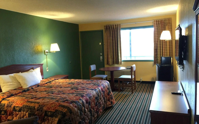 photo 2 of Family Budget Inn Harrison