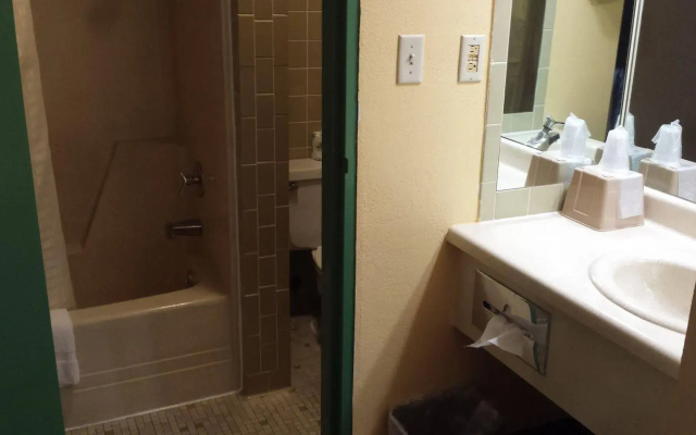photo 4 of Family Budget Inn Harrison