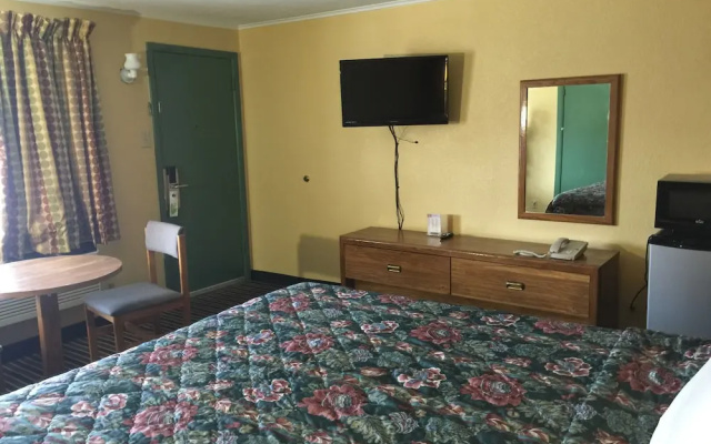 photo 4 of Family Budget Inn