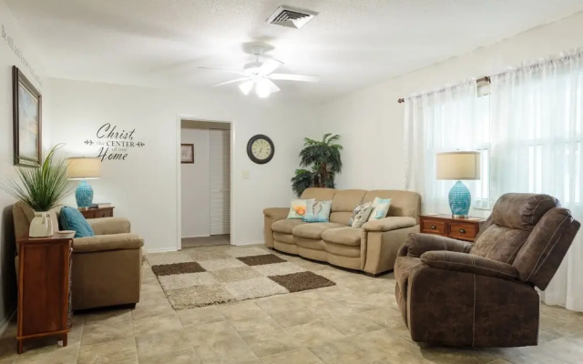 photo 2 of Bahia Vista Villa~15 Minutes to Beaches~sleeps 10