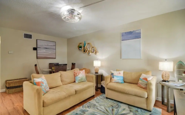 photo 2 of Largo Vacation Rental Home w/ Large Yard!
