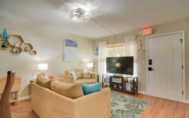 photo 3 of Largo Vacation Rental Home w/ Large Yard!
