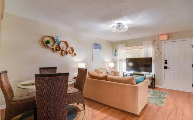 photo 4 of Largo Vacation Rental Home w/ Large Yard!