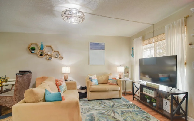 photo 5 of Largo Vacation Rental Home w/ Large Yard!