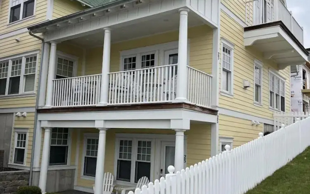 photo 4 of Family-Friendly 3BR Condo Grand Haven 27