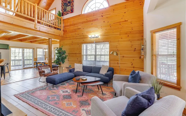 photo 2 of Family-friendly Cabin By Golf Course & Marina