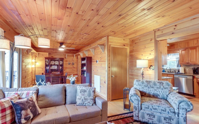 photo 5 of Family-friendly Ellijay Cabin w/ Studio & Mtn View