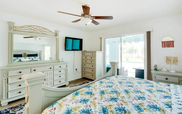 photo 5 of Family-friendly Englewood Getaway w/ Pool!