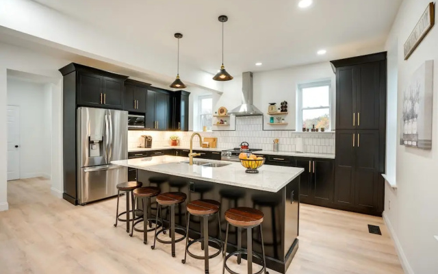 photo 2 of Family-friendly Hatfield Home: 3 Mi to Downtown!