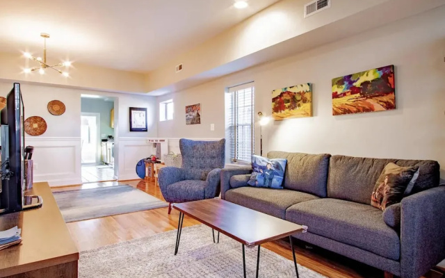 photo 2 of Family-friendly Home for travelers Near subway