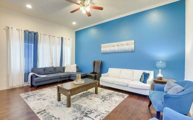 photo 2 of Family-friendly Irving Townhome w/ Yard!