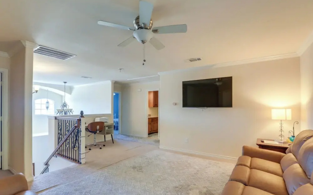photo 4 of Family-friendly Irving Townhome w/ Yard!