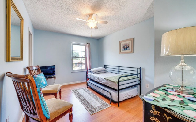 photo 3 of Family-friendly Kissimmee Home w/ Yard & Grill!