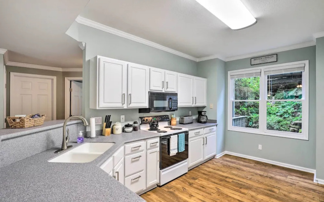 photo 2 of Pet-friendly Mountain Air Condo w/ Balcony & View!