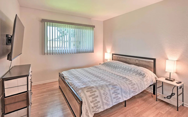 photo 2 of Family-friendly Oceanside Home: 5 Mi to Beach