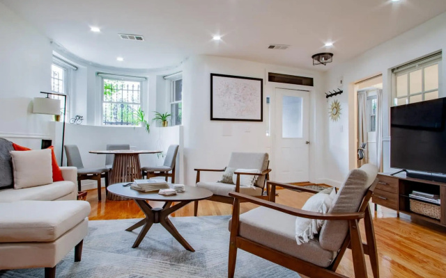 photo 2 of Fancy 1-BR in Central Location ⚜ Parking available