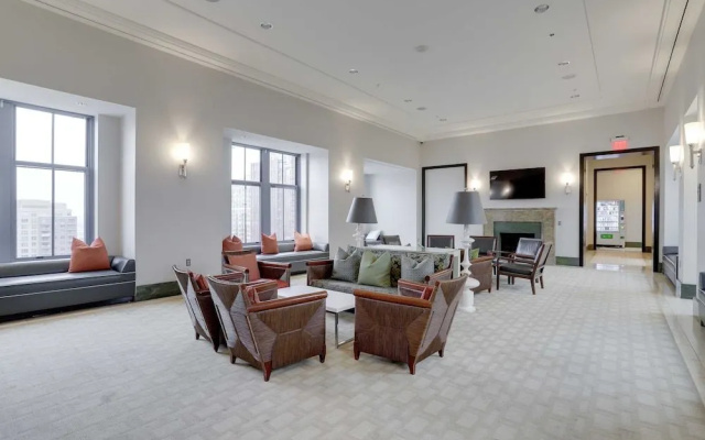 photo 2 of Fantastic 2Br Condo At Pentagon City
