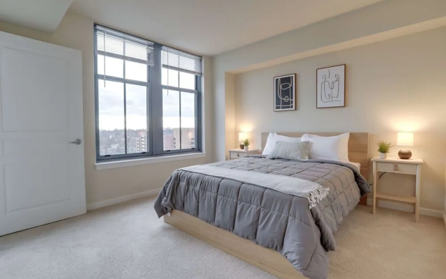 photo 3 of Fantastic 2Br Condo At Pentagon City