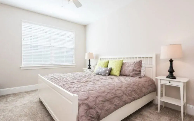 photo 3 of Fantastic 3 bed home with a pool