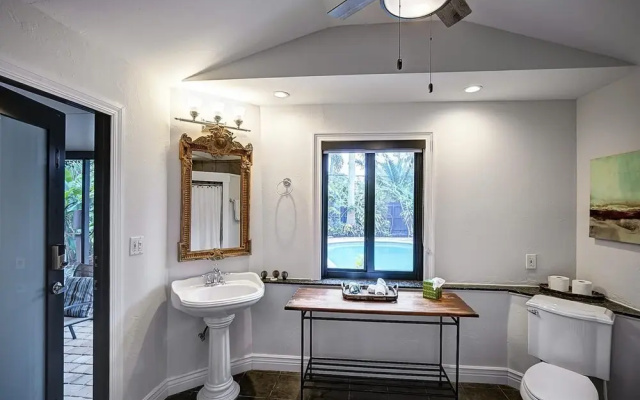 photo 3 of Fantastic 3 Bedroom Heated Salt Pool Home 3 Blocks From Wilton Drive
