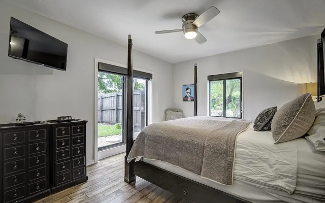 photo 5 of Fantastic 3 Bedroom Heated Salt Pool Home 3 Blocks From Wilton Drive