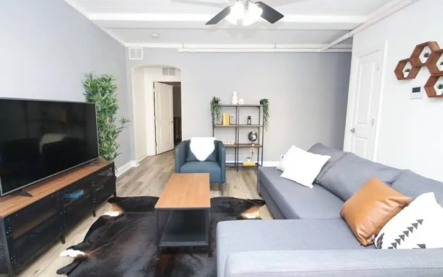 photo 3 of Fantastic Comfort! Downtown + Old City! Sleeps 5!